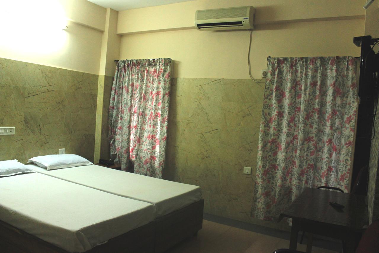 Hotel Sukhvas Thiruvananthapuram Екстер'єр фото