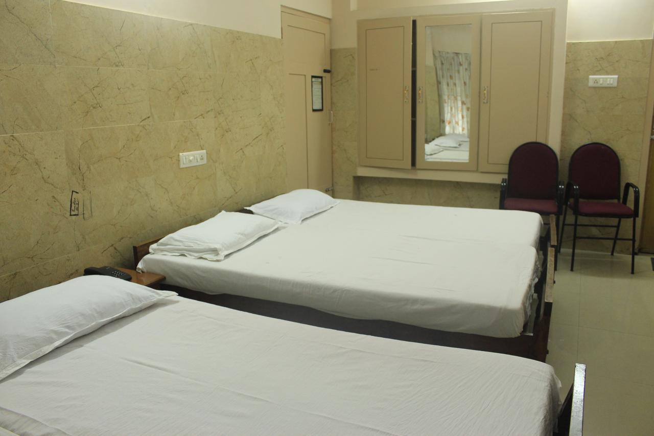 Hotel Sukhvas Thiruvananthapuram Екстер'єр фото